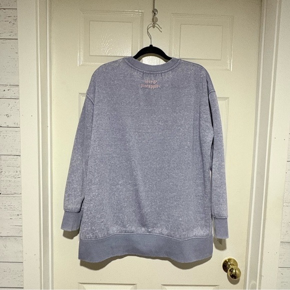 Sweatshirt. - Picture 3 of 3